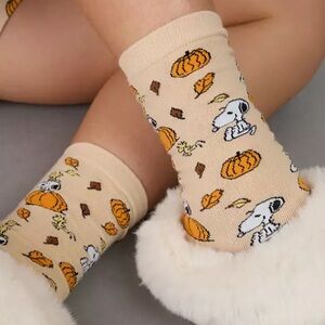 NWT AE Peanuts Fall Pumpkin Crew Socks 2024 Snoopy - One Size Socks
